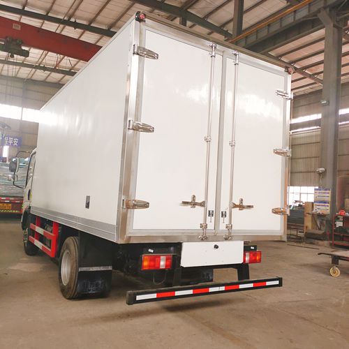 Véhicule frigorifique - CLW GROUP - à moteur diesel / fourgon isotherme