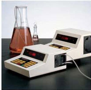 Pompe péristaltique - Harvard Apparatus - pour produits chimiques / à moteur DC / de laboratoire