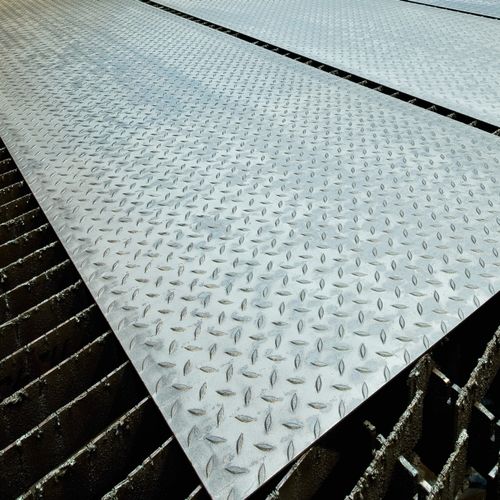 Caillebotis en métal - Lichtgitter GmbH - soudé / de sol / pour câble rond