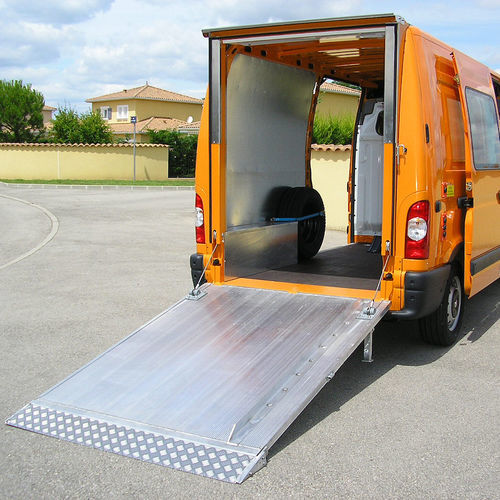 Rampe de véhicule - DH-ACH.10.01 - Dhollandia - de transport / fixe / hydraulique