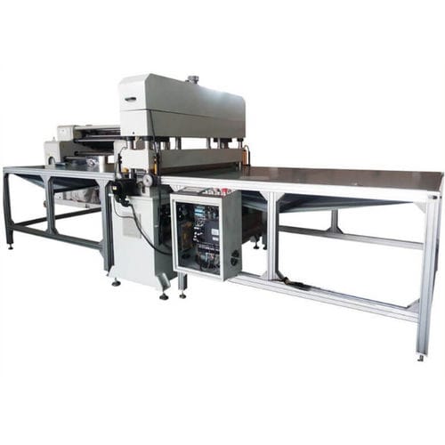 Machine de découpe à l'emporte pièce - XCLP3 series - Kunshan Dapeng Precision Machinery Co., Ltd. - pour PVC / pour cuir / de plaques