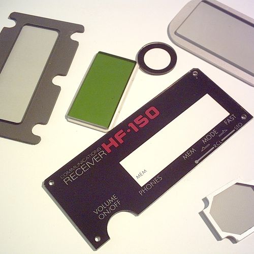 Verre absorbant les ondes électromagnétiques - Schlegel Electronic Materials