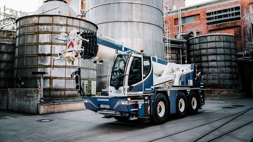 Grue mobile - LTC series - Liebherr Mischtechnik - télescopique / pour chantier / de levage