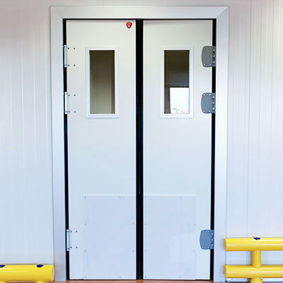 Porte battante - Kavidoors - en polyéthylène / pour l'intérieur / rapide
