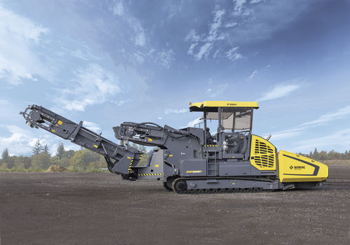 Alimentateur à bande - BMF 2500 S  - BOMAG - à rouleaux / convoyeur / machine