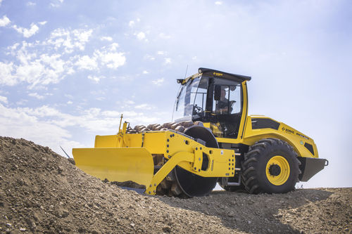 Rouleau compresseur monocylindre - BW 213 PDH-5  - BOMAG - articulé