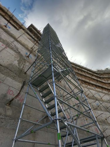 Escalier droit - UNISCAFF - OZLER FORMWORK AND SCAFFOLDING SYSTEMS - en acier
