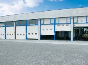 Porte industrielle - VINCA EQUIPOS INDUSTRIALES - sectionnelle / pour quai de chargement / de sécurité