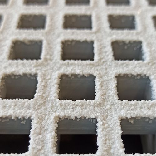 Caillebotis en polyester renforcé de fibres de verre - GEI - à surface pleine / pour la construction / industriel