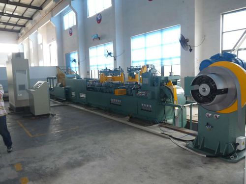 Ligne de découpe transversale à redresser - HL-HJ series - Hengli CNC TechnologyCo., Ltd - pour métal / de bobine / de plaques
