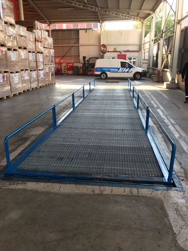 Rampe de véhicule - Kale Rampa - pour chariot élévateur / fixe / à vérin hydraulique