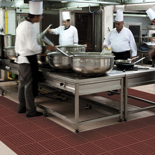 Tapis antifatigue - Cushion Ease™ Red 550RD - Justrite Safety Group - à bulles / en caoutchouc nitrile / pour l'industrie agroalimentaire