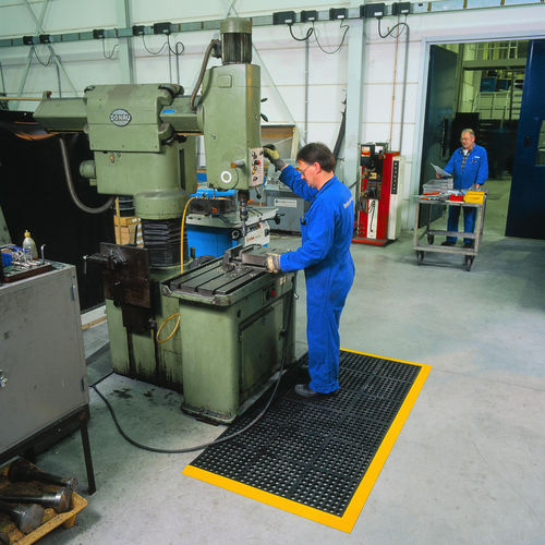 Tapis antifatigue - 650S Cushion Ease™ Nitrile - Justrite Safety Group - modulaire / en caoutchouc nitrile / pour zone humide