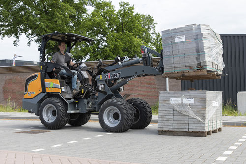 Chargeuse à roues - G2700 - TOBROCO - GIANT - articulée / compacte / électrique