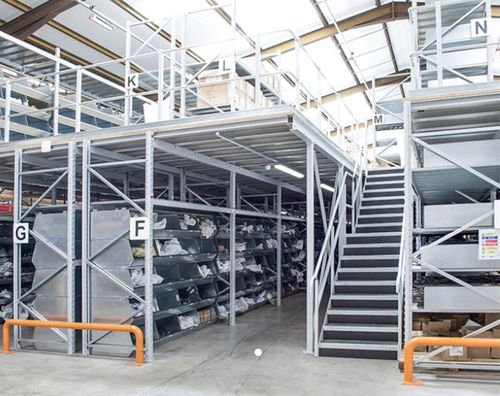 Mezzanine industrielle avec système de rangement - Linpac Storage Systems - sur rayonnage à palettes / de palettes