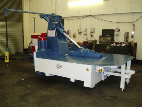 Presse à balles pour métaux - McIntyre Mantis - JMC Recycling Systems Ltd - pour ferraille / verticale / à chargement latéral