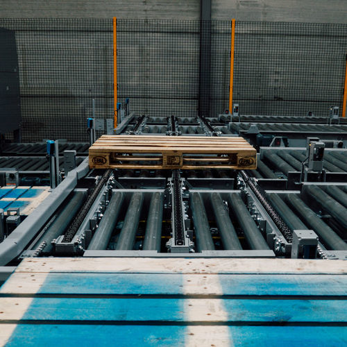 Système de transfert pour convoyeur - MOVITEC WRAPPING SYSTEMS, SLU - pour équipement de levage / pour caisses / pour colis