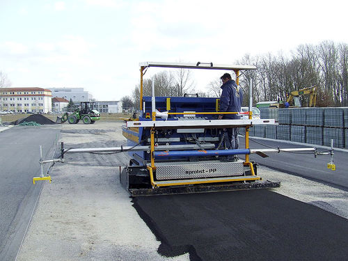 Machine de nivellement de route - Saur