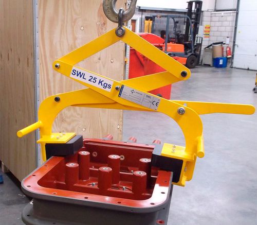 Pince de levage horizontale - Handling Concepts Ltd