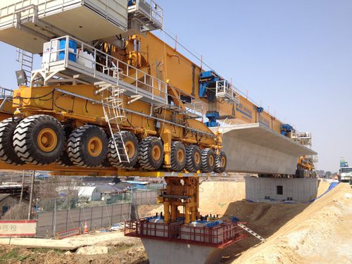 Portique de lancement pour la construction de ponts - Eden Tech Srl