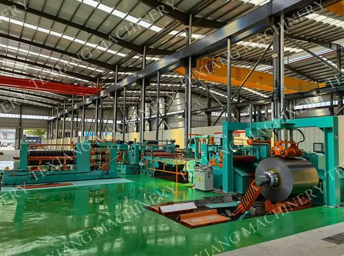 Ligne de découpe en bandes de bande métallique -  FOSHAN TE XIANG MACHINERY CO., LTD - alimentée par bobine