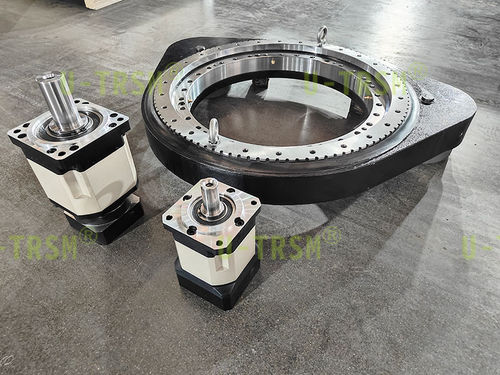Système d'entraînement rotatif à vis sans fin - 2-S-II-O-0541 - Unique Transmission Equipment(Luoyang)Co., LTD - double / forte charge