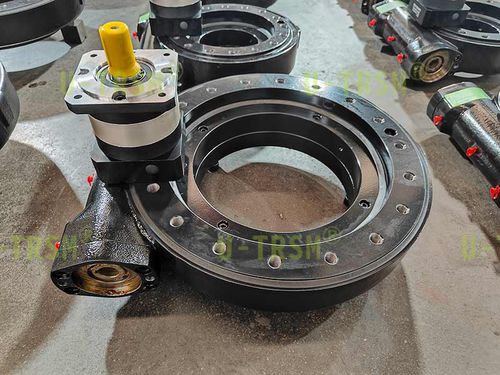 Système d'entraînement rotatif à vis sans fin - Unique Transmission Equipment(Luoyang)Co., LTD