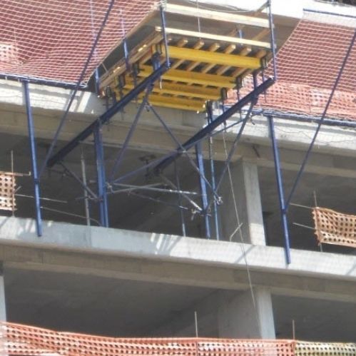 Monte charge pour chantier - ASYAPI scaffolding - à plateforme