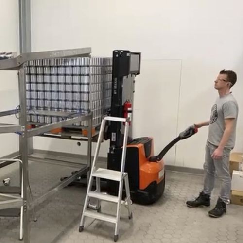 Dépalettiseur couche par couche - Zomerdijkengineering - de canettes / semi-automatique / pour l'industrie de la mise en bouteille