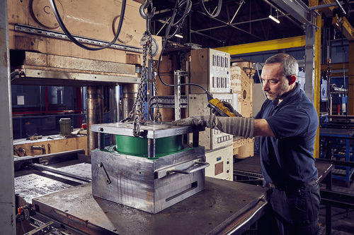 Injection plastique thermoplastique - DLR Elastomer Engineering Ltd - polyamide / élastomère / en caoutchouc