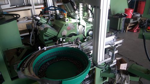 Alimentateur pour rectifieuse centerless - S-TYPE Ltd., Co. - vibrant
