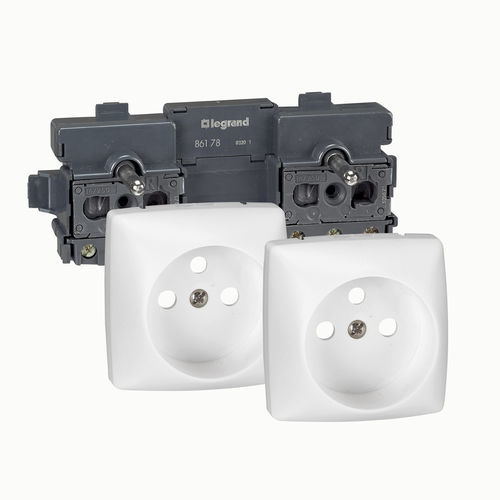 Prise électrique murale - PWAK3110WH - Legrand - encastrée / IP20 / sans halogène