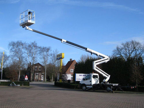 Nacelle élévatrice téléscopique montée sur tracteur - SCA 24 - Safi Group srl - montée sur camion / électrohydraulique / pour usage extérieur