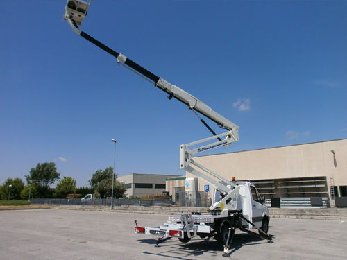 Nacelle élévatrice téléscopique montée sur tracteur - SCA 22 - Safi Group srl - montée sur camion / électrohydraulique / pour l'agriculture