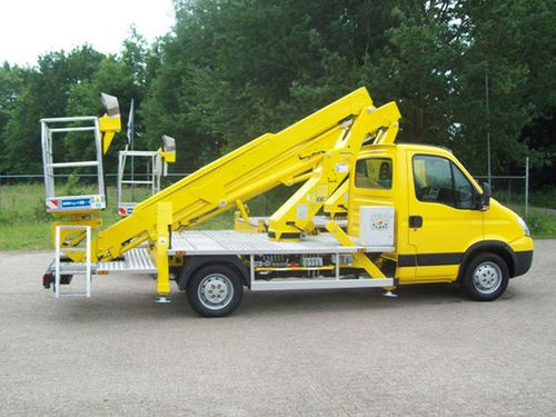 Nacelle élévatrice téléscopique montée sur tracteur - SC 22 - Safi Group srl - montée sur camion / hydraulique / pour l'agriculture
