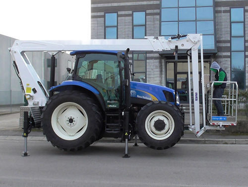 Nacelle télescopique montée sur tracteur - STJ 20 - Safi Group srl - pour l'agriculture
