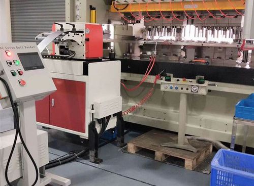 Ligne d'alimentation de presse pour acier à haute résistance - Shenzhen Sunrui Machinery Co., Ltd. - pour procédé de découpage fin / pour l'industrie automobile / de grande épaisseur