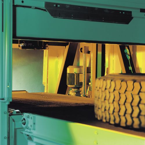 Machine d'inspection pour pneus - INTACT® - Steinbichler Optotechnik