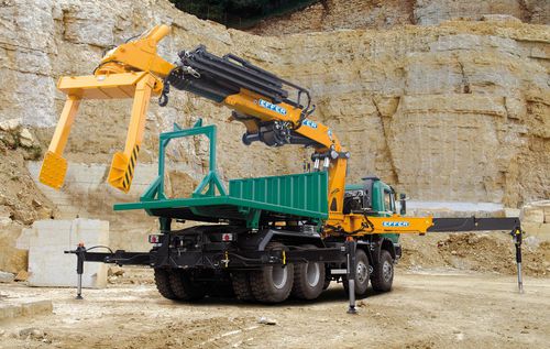 Grue montée sur camion - Cantoni & C. S.p.A. - pour la maintenance / de levage / de manutention de matériaux