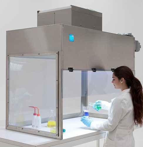 Hotte aspirante à flux laminaire - max. 1 219 x 762 x 768 mm  - Terra Universal Inc.