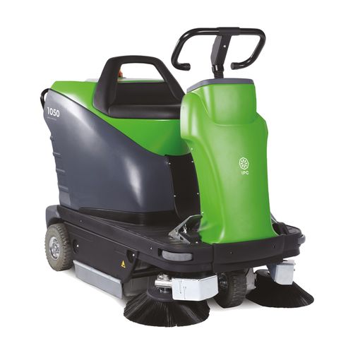 Balayeuse autoportée - 1050 series - IPC - à batterie / d'extérieur / avec 2 brosses
