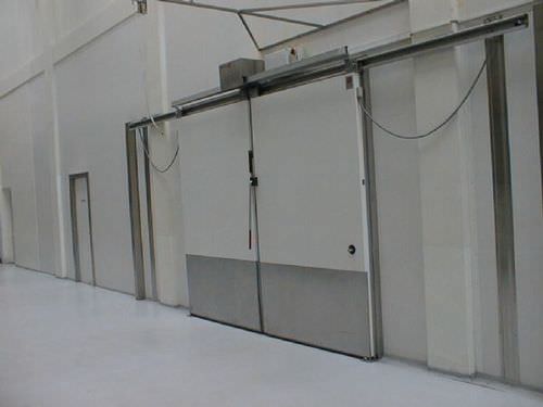 Porte coulissante - AS1502F - DAN-doors - en métal / pour chambre froide / industrielle