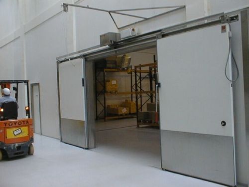 Porte coulissante - MS0502I - DAN-doors - en métal / pour chambre froide / industrielle