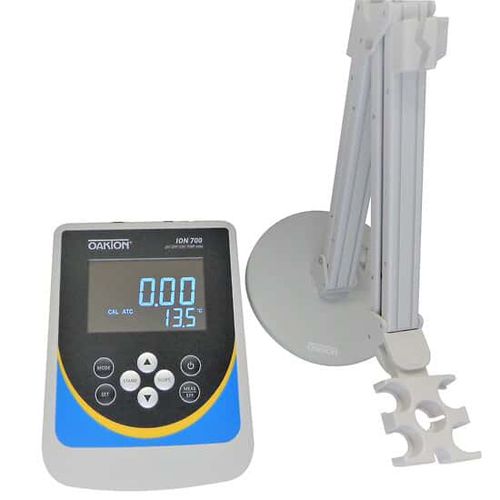 PH mètre sur table - ION 700 - OAKTON - de laboratoire / numérique / avec compensation de température automatique