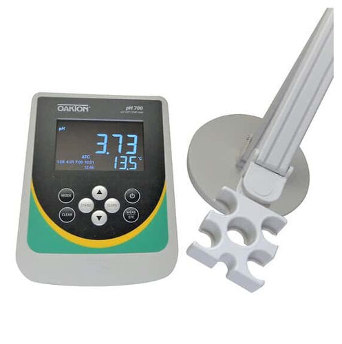 PH mètre sur table - pH 700 - OAKTON - de laboratoire / numérique / avec compensation de température automatique