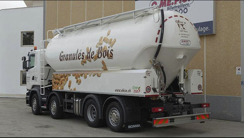 Camion citerne pour pulvérulents et granulés - OMEPS - à 4 essieux