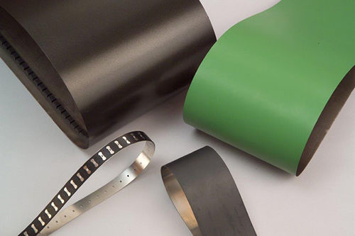 Bande de convoyeur en enduit - Belt Technologies Europe Limited - perforée / en polyuréthane / en silicone