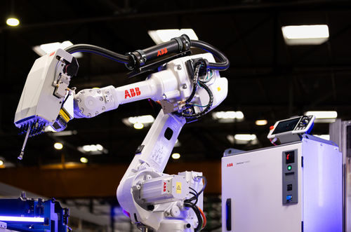 Cellule robotisée de mesure - ABB Robotics - pour l'industrie automobile