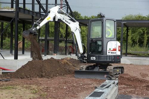 Mini pelle - E25 - BOBCAT - sur chenilles / Tier 4 final / pour chantier de construction