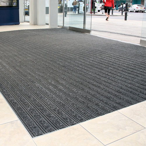 Tapis antisalissure - PREMIER PLUS - COBA Europe Ltd - strié / en polypropylène / d'extérieur